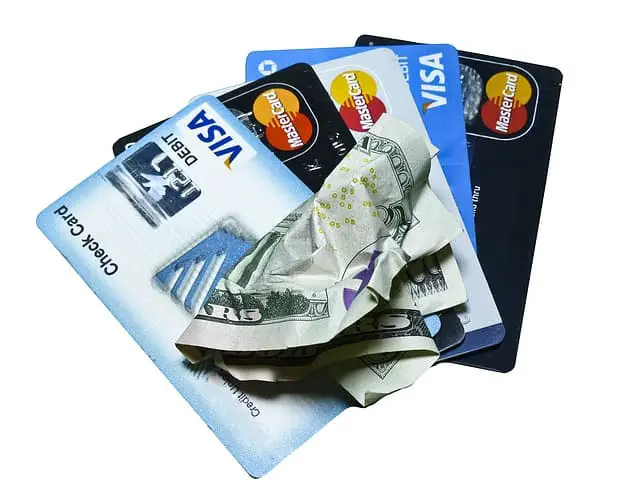 Credit card spending - one of the articles reviewed in this money blog roundup