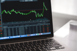 Is it better to invest in a lump sum or dollar cost average when the stock market is variable, like this image?